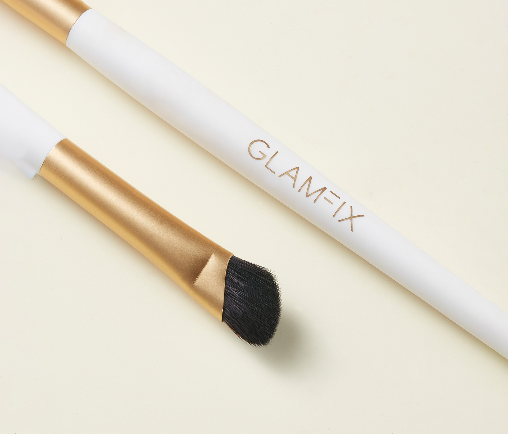 Nose Contour Brush - Angled Edge